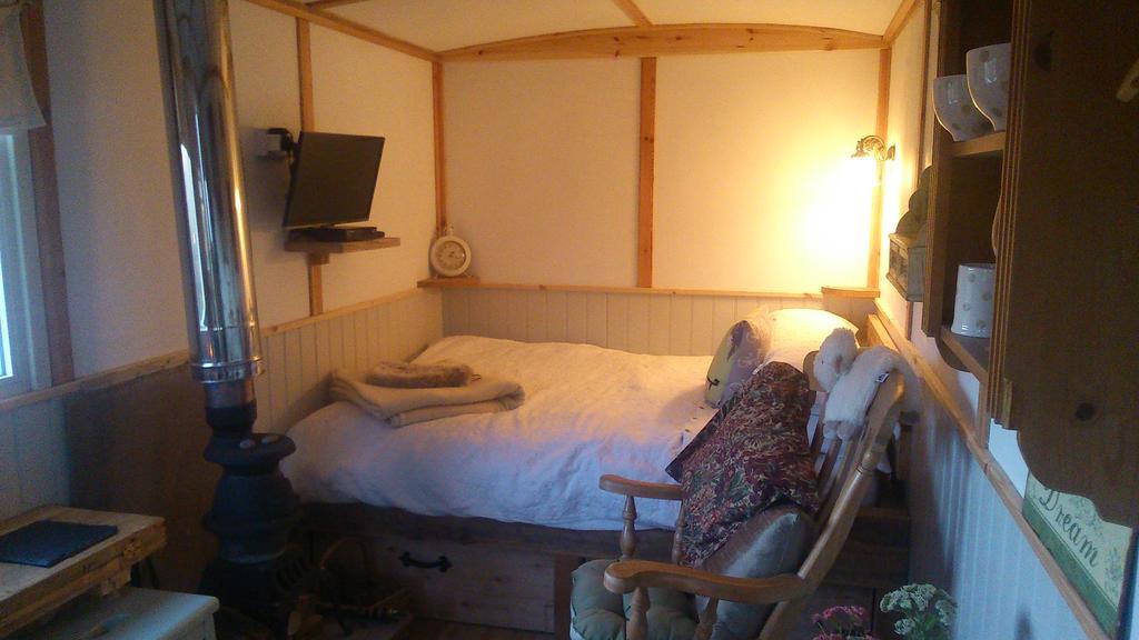 Meadowbeck - Shepherd Huts Fylingdales Exterior foto